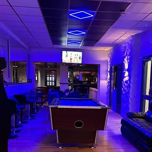 Bed & Breakfast 100 Pipers, Blackpool